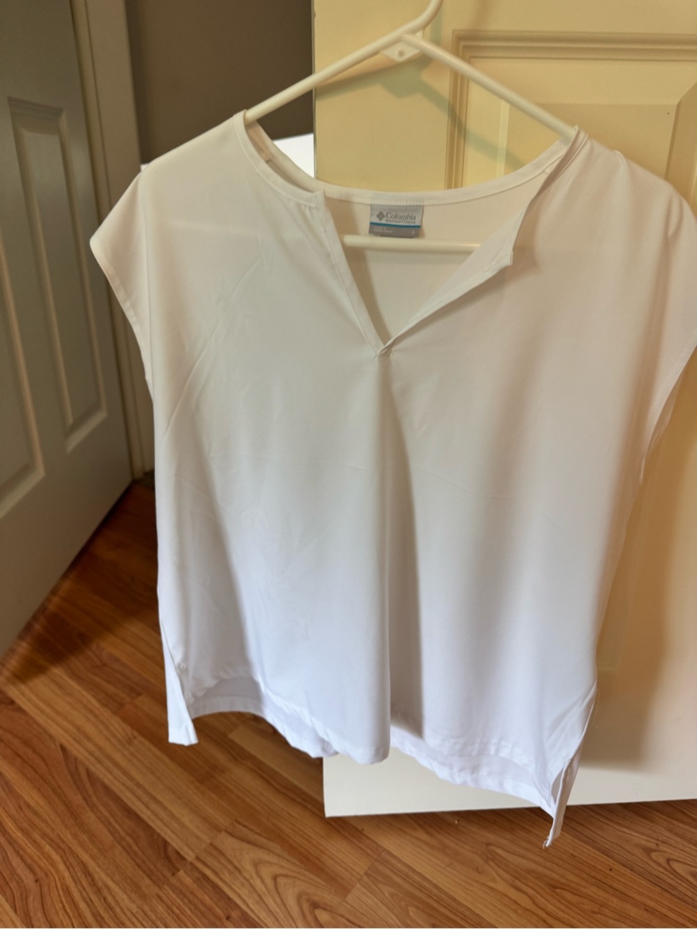 Columbia Women's White V-Slit Performance Tunic